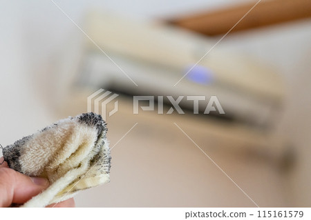 Contamination inside the air conditioner Contamination inside the air conditioner 115161579