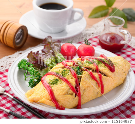 Omu soba (fried noodles wrapped in egg like omurice) Omu soba (fried noodles wrapped in egg like omurice) 115164987