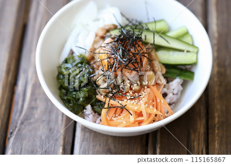 富含醃菜的健康納豆飯 115165867