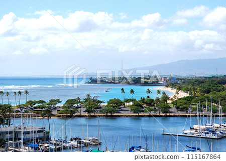 夏威夷遊艇港口和海灘 115167864