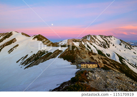 Tsurugi Gozenshoya and the sunset Tsurugi Gozenshoya and the sunset 115170919