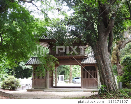 Nijo-san "Ryozan-ji" - A Shingon Buddhist temple in Misaki-cho, Okayama Prefecture: Niomon Gate 115171107
