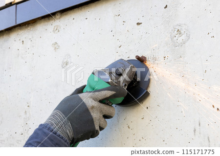 用盤磨機切割基本隔板 115171775