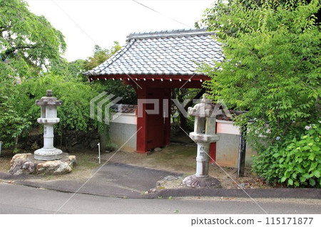 Early summer Koyasan Shingon sect walk around Miwayama Shinshinchoji Temple 46 (Gifu City) 115171877