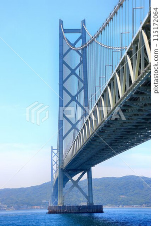 Total length 3,911 m, central span 1,991 m!! When completed, it was the longest suspension bridge in the world... Pearl Bridge [Ming] 115172064