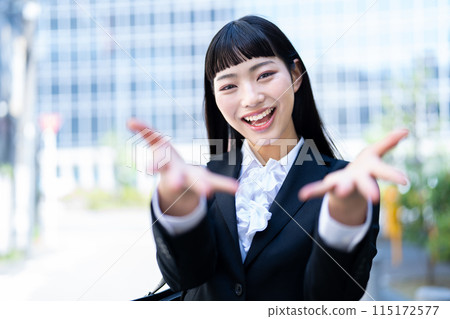年輕的商界女強人 115172577