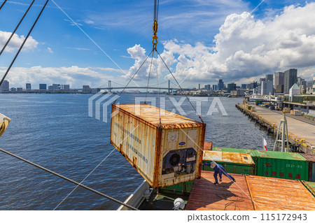 Cityscape as seen from the Ogasawara Maru 115172943