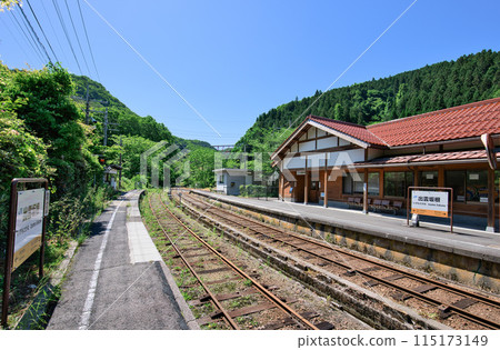<Shimane Prefecture> Izumo Sakane Station - Orochi Loop can be seen from the platform <Shimane Prefecture> Izumo Sakane Station - Orochi Loop can be seen from the platform 115173149