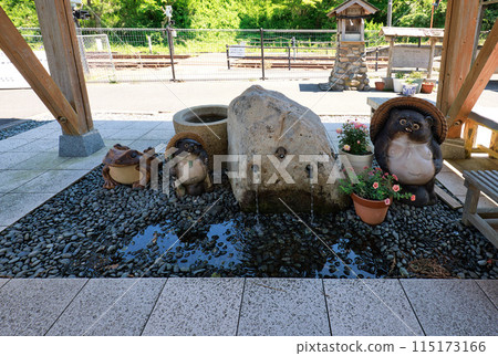 <島根縣>出雲坂根站生命延長水和浣熊雕像 115173166