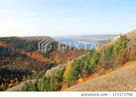 Calm fall season. Beautiful aerial view with Strelnaya mount and Volga river, Samarskaya Luka Reserve, Zhiguli mountains, Russia 115173706
