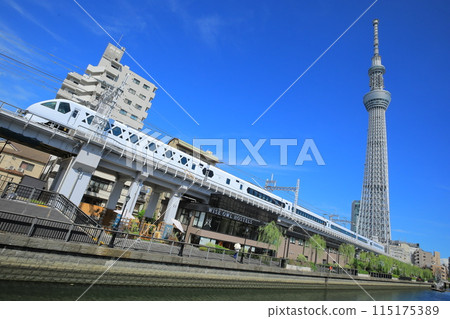 Skytree and the Spacia X express train 115175389