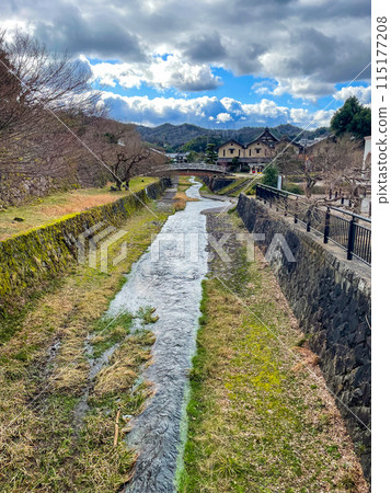 藍天和河 藍天和河 115177208