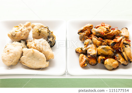 Delicious smoked mussels and oysters Delicious smoked mussels and oysters 115177554