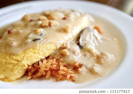 Clam chowder omelet rice 115177927