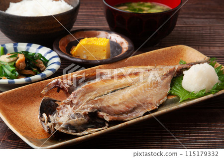 Food set meal 115179332