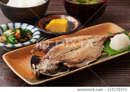 Food set meal 115179333