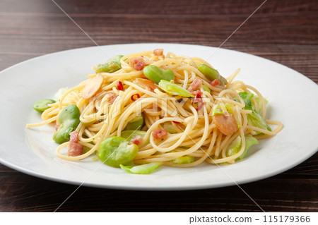 Peperoncino 配蠶豆和高麗菜 115179366
