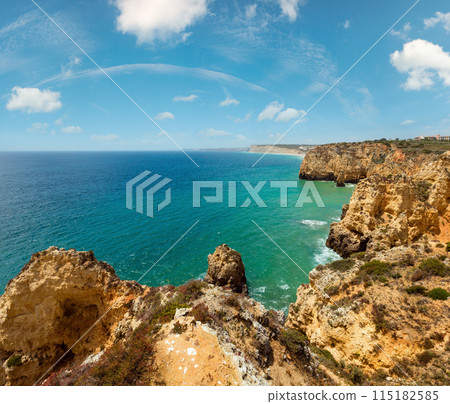 Atlantic rocky coastline (Ponta da Piedade, Lagos, Algarve, Portugal). 115182585