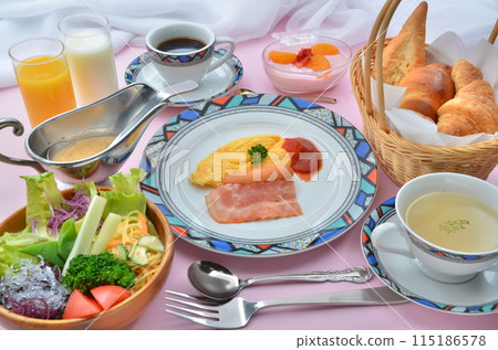 美味的開始:精緻的早餐套餐 美味的開始:精緻的早餐套餐 115186578