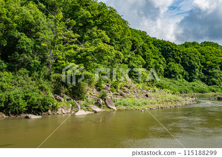 Kizu River, a mountain stream in southern Kyoto, Minamiyamashiro Village, Kyoto Prefecture Kizu River, a mountain stream in southern Kyoto, Minamiyamashiro Village, Kyoto Prefecture 115188299