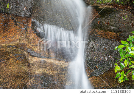 A small waterfall flowing into the Kizu River, Minamiyamashiro Village, Kyoto Prefecture A small waterfall flowing into the Kizu River, Minamiyamashiro Village, Kyoto Prefecture 115188303