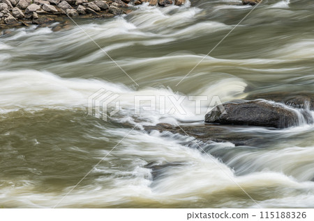 Kizu River, a mountain stream in southern Kyoto, Minamiyamashiro Village, Kyoto Prefecture 115188326