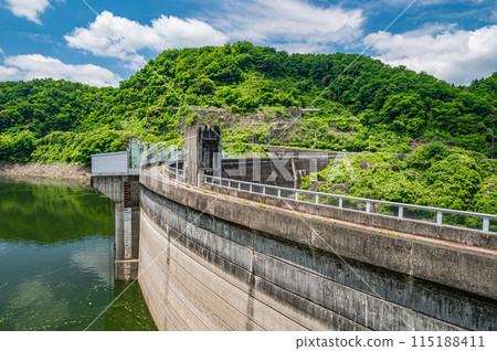 Takayama Dam (Tsukigase Dam) Minamiyamashiro Village, Kyoto Prefecture Takayama Dam (Tsukigase Dam) Minamiyamashiro Village, Kyoto Prefecture 115188411