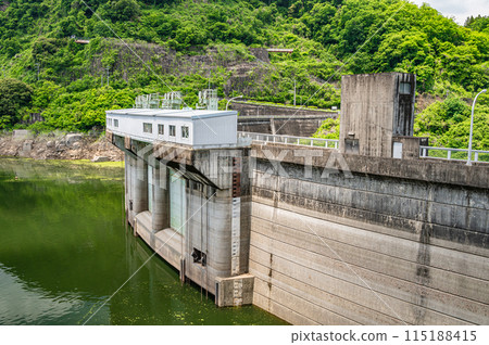 Takayama Dam (Tsukigase Dam) Minamiyamashiro Village, Kyoto Prefecture Takayama Dam (Tsukigase Dam) Minamiyamashiro Village, Kyoto Prefecture 115188415