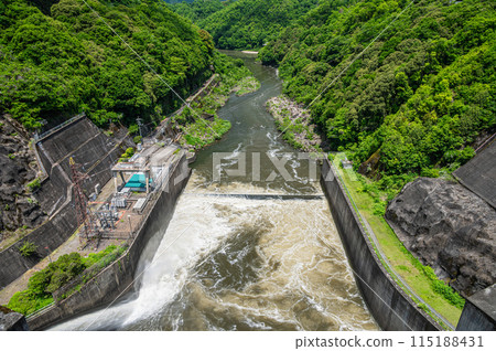 Takayama Dam (Tsukigase Dam) Minamiyamashiro Village, Kyoto Prefecture 115188431