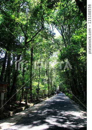 The Ichinomiya Shrine of Yamato Province, whose sacred mountain is Mount Miwa... Miwa Shrine, also known as Ogami Shrine The Ichinomiya Shrine of Yamato Province, whose sacred mountain is Mount Miwa... Miwa Shrine, also known as Ogami Shrine 115188556