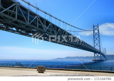 通往淡路島的大橋，完工後是世界上最長的吊橋…珍珠橋【明石海峽大橋】 115188766