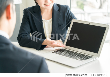 Meeting, meeting, meeting, counseling, business woman consulting (Hello Work) 115189359