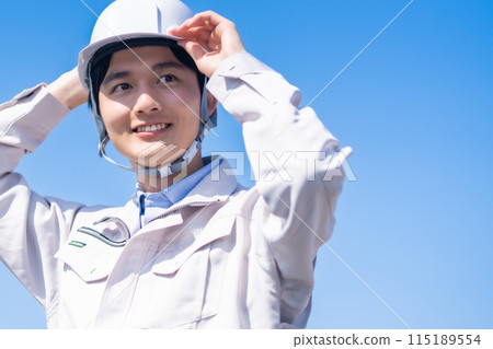 頭盔的年輕工程師 頭盔的年輕工程師 115189554