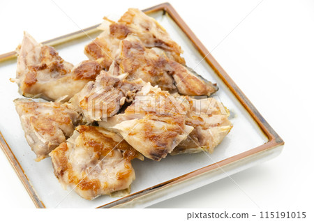 Grilled salted mahi-mahi head Grilled salted mahi-mahi head 115191015