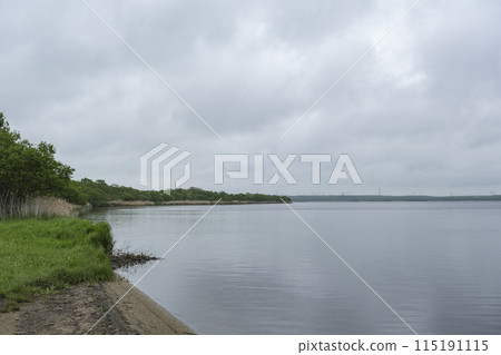 Lake Utonai, famous as a stopover for migratory birds 115191115