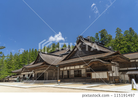 Kongobu-ji Temple, Koyasan, main hall, large entrance and small entrance Kongobu-ji Temple, Koyasan, main hall, large entrance and small entrance 115191497