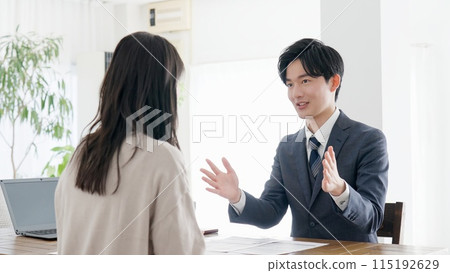 商人上門推銷 115192629