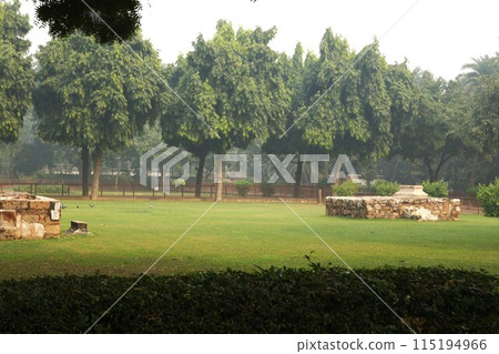 View of Qutub Minar in Delhi, India 115194966