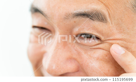 Middle male eyes close up 115195699
