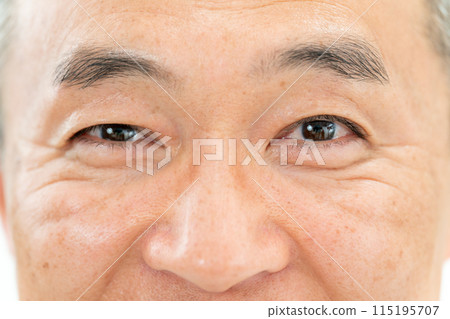 Middle male eyes close up Middle male eyes close up 115195707