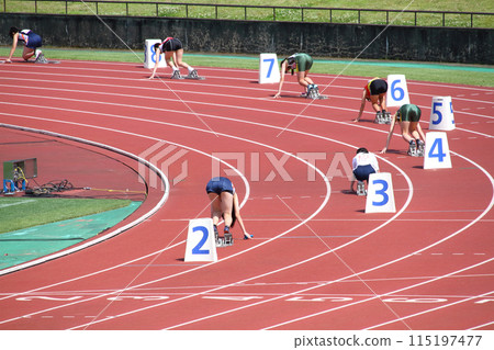 田徑比賽女子400公尺接力開賽 115197477