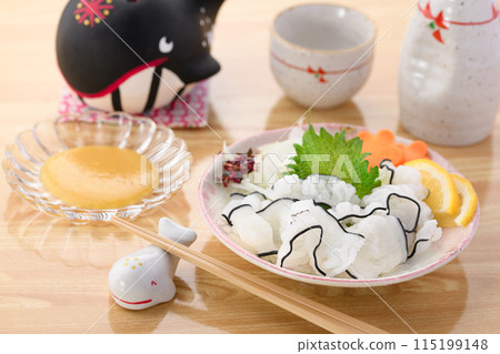 Whale tail feathers (Obaki) from Taiji, Wakayama Prefecture. The name comes from the feather-like shape of the skin of the whale's tail. 115199148