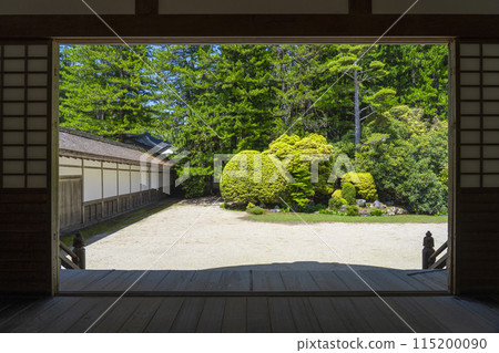 Koyasan Kongobu-ji Temple, Four Seasons Courtyard in front of the Upper Altar 115200090