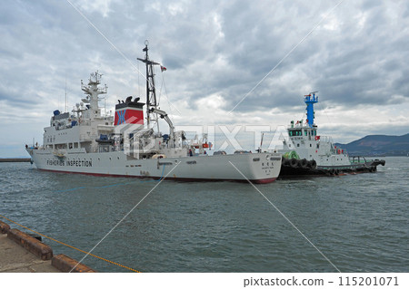 小樽漁政船“白龍丸”和拖船“立岩丸” 115201071