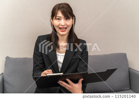 談判的婦女 談判的婦女 115201140