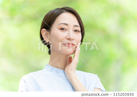中年女子美綠 115203930