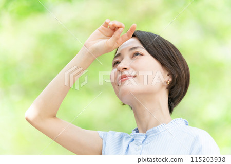 Middle-aged woman, beauty, dazzling 115203938