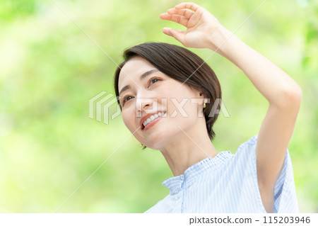 中年女子美得讓人眼花撩亂 115203946