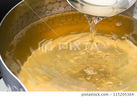 Bonito and kelp broth Bonito and kelp broth 115205384