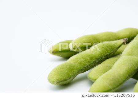 Edamame close-up 115207530